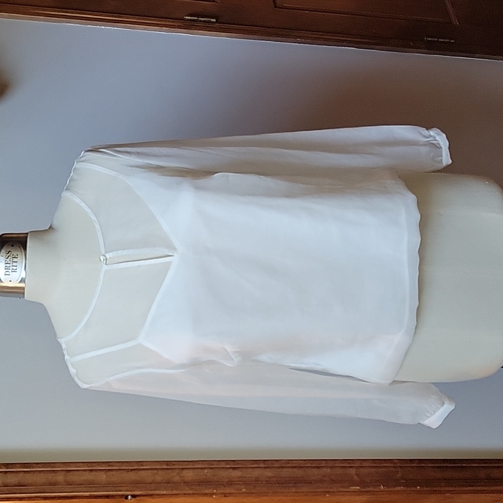 White House Black Market Long Sleeve Sheer Keyhole Back Blouse size 10